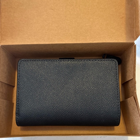 Coach Midnight Blue Leather Corner Zip Coin Case Wallet - Picture 3 of 10